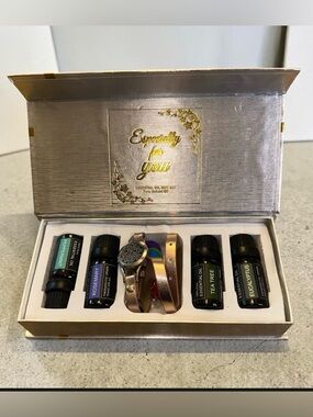 Essential Oil Gift Set with Leather Diffuser Bracelet in rose gold